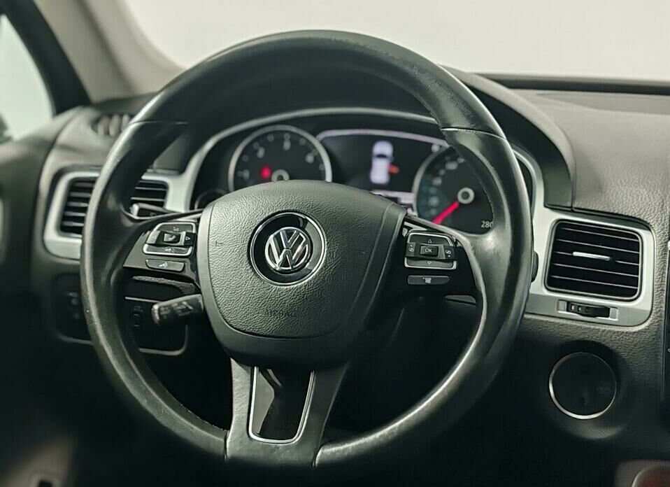 Volkswagen Touareg 3.0d AT (204 л.с.) 4WD