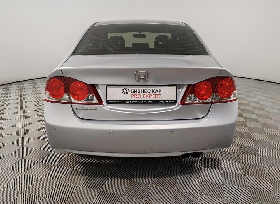 Honda Civic, VIII 1.8 AT (140 л.с.)