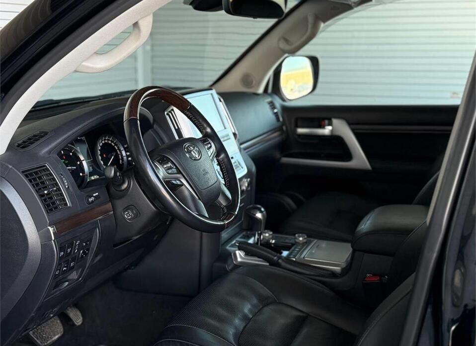 Toyota Land Cruiser, 200 Series Рестайлинг 2 4.5d AT (249 л.с.) 4WD