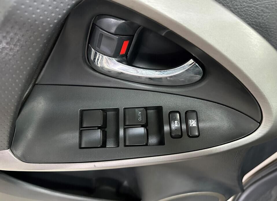 Toyota RAV4 2.0 AT (152 л.с.) 4WD