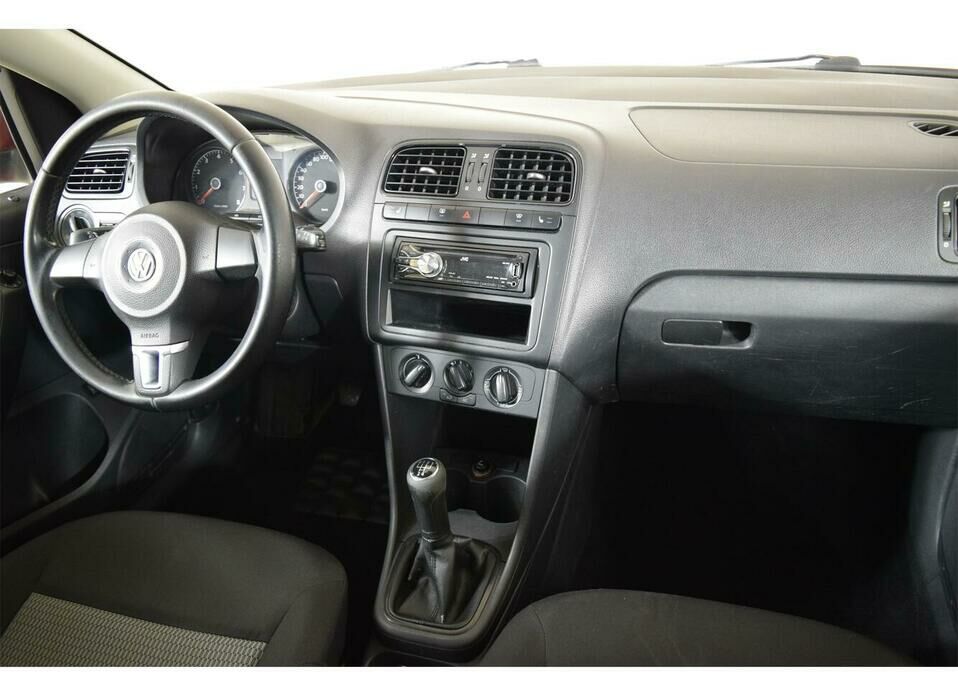 Volkswagen Polo 1.6 MT (105 л.с.)