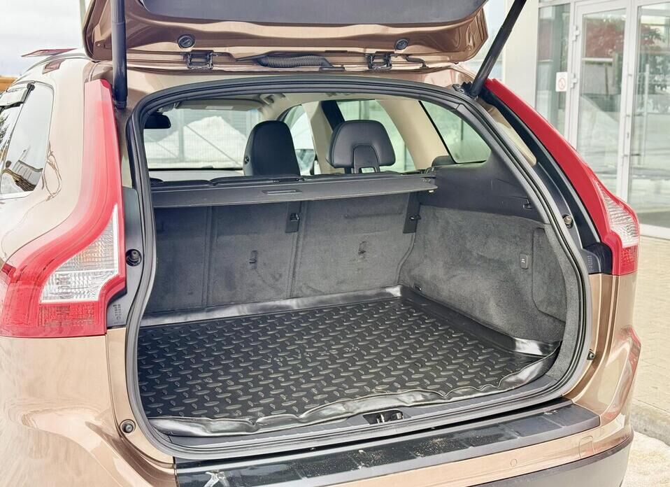 Volvo XC60, I 2.4d AT (215 л.с.) 4WD