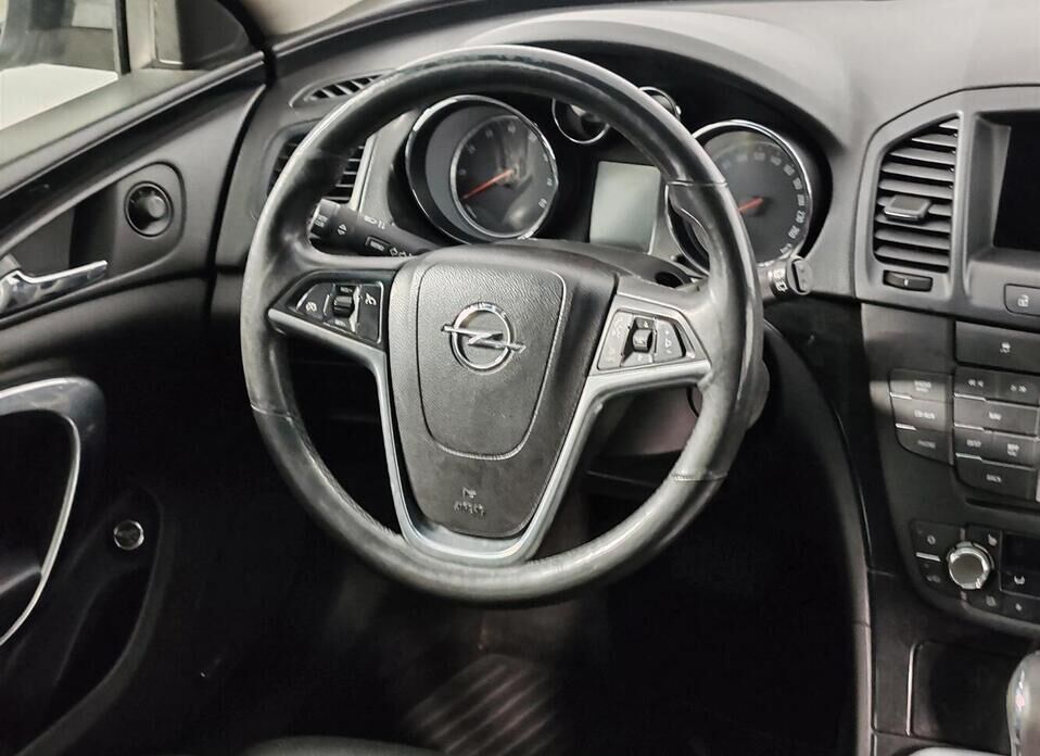 Opel Insignia, I 2.0 AT (220 л.с.)