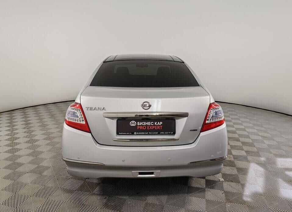 Nissan Teana 2.5 CVT (182 л.с.)