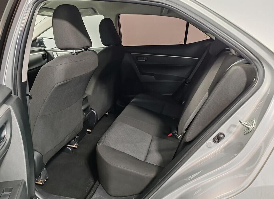 Toyota Corolla, XI (E160, E170) 1.6 CVT (122 л.с.)