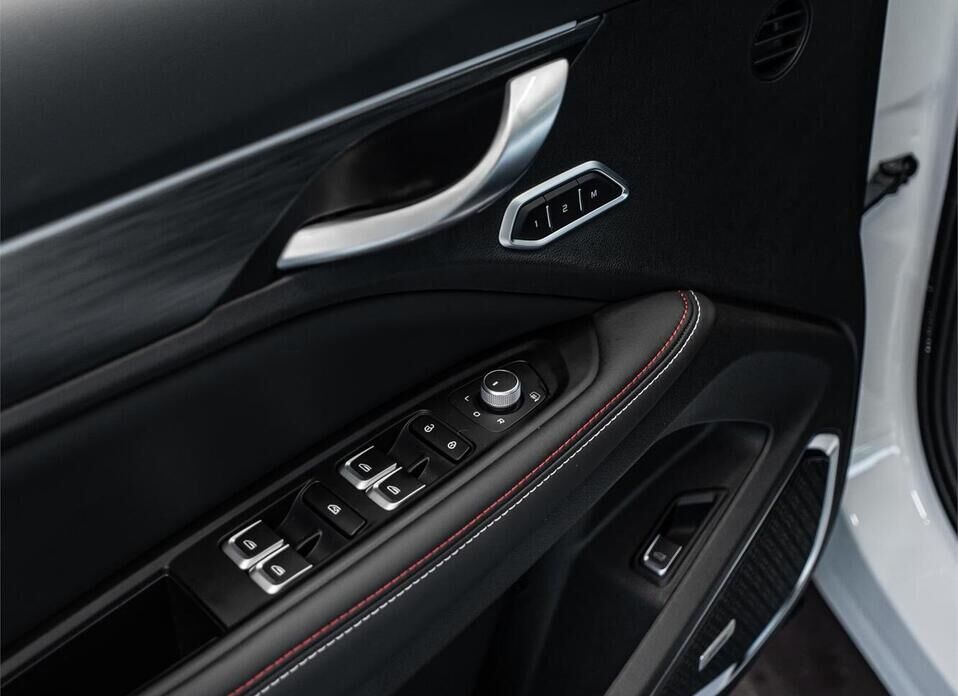 Knewstar 001 2.0 AT (238 л.с.) 4WD