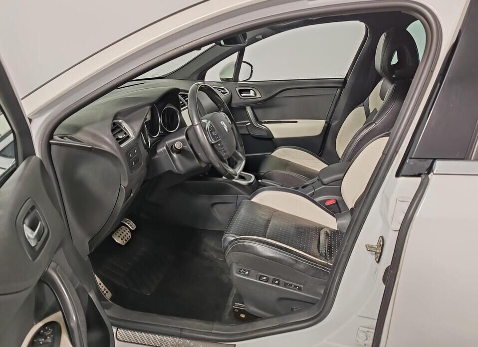 Citroen DS4 1.6 AT (150 л.с.)