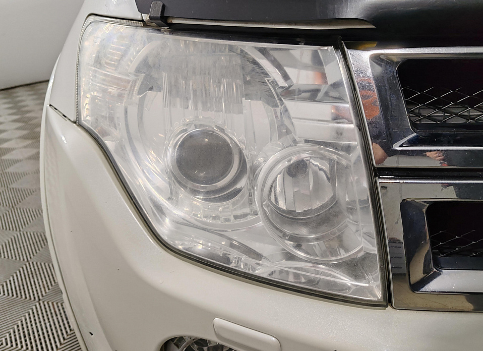 Mitsubishi Pajero, IV Рестайлинг 1 3.2d AT (200 л.с.) 4WD