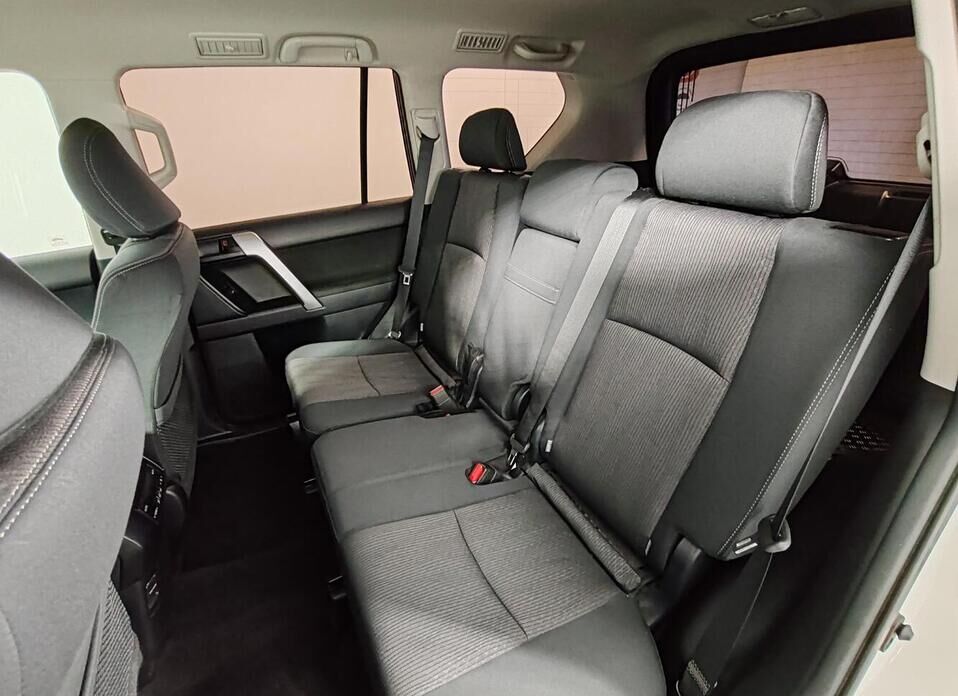 Toyota Land Cruiser Prado, 150 Series Рестайлинг 3 2.8d AT (200 л.с.) 4WD