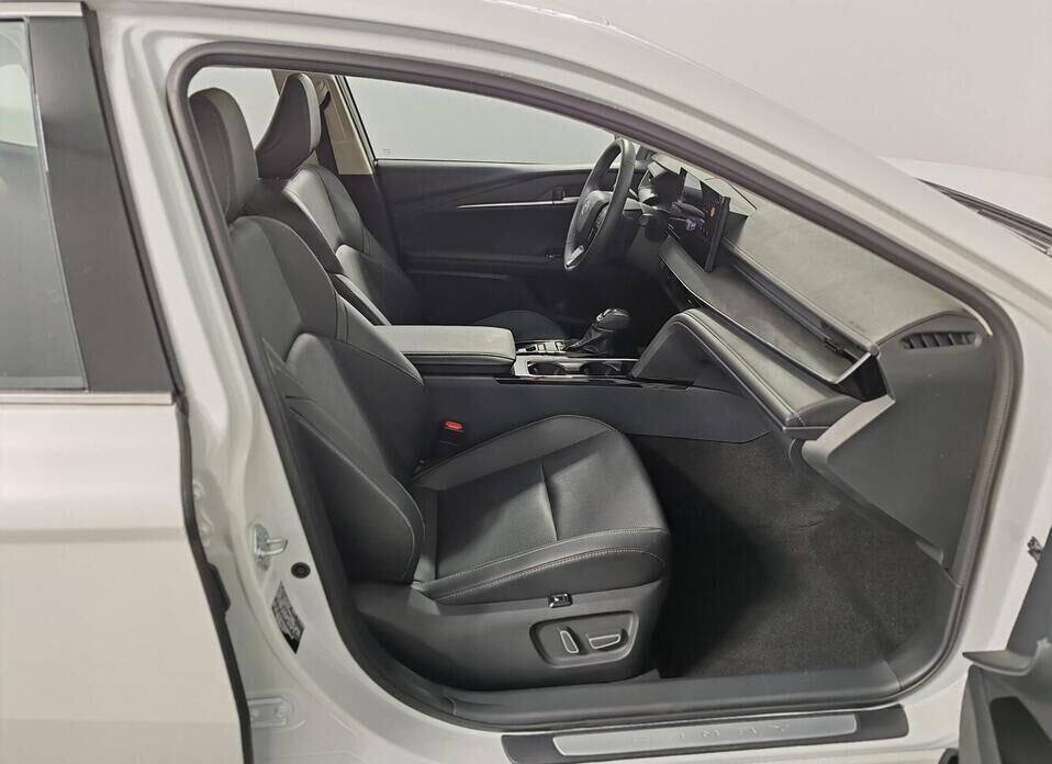 Toyota Camry, IX (XV80) China Market 2.0 CVT (173 л.с.)