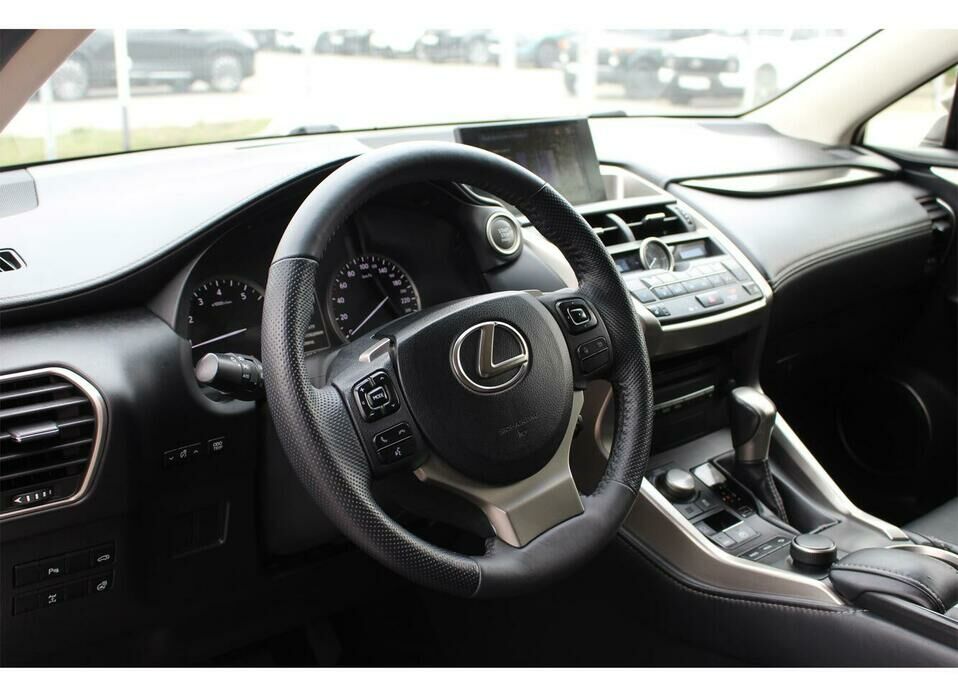Lexus NX 200t 2.0 AT (238 л.с.) 4WD