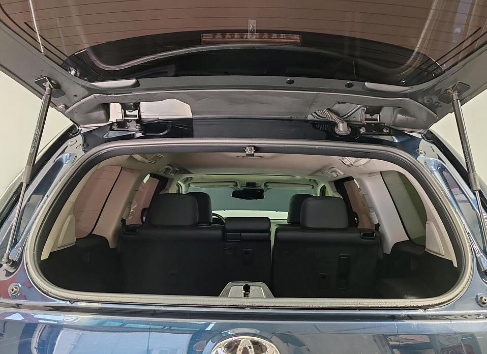 Toyota Land Cruiser Prado, 150 Series Рестайлинг 2 2.8d AT (177 л.с.) 4WD