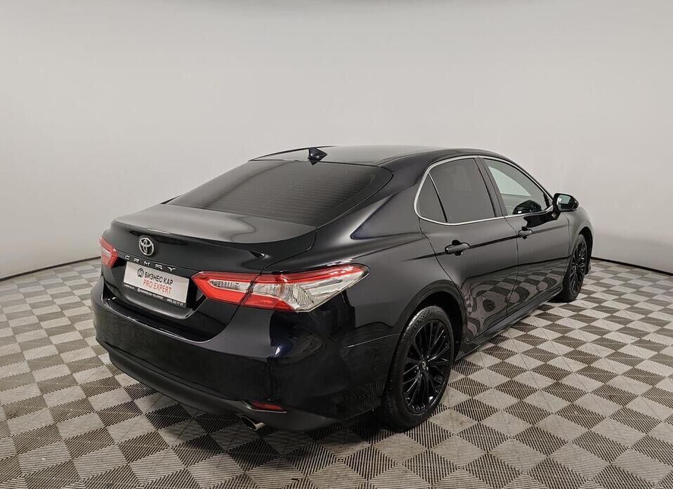 Toyota Camry 2.5 AT (181 л.с.)