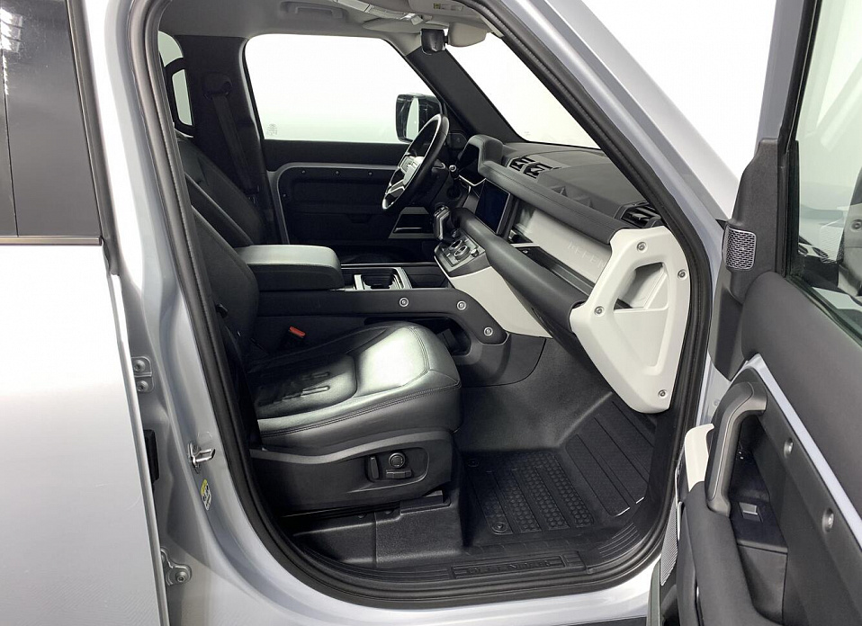 Land Rover Defender, II 110 2.0d AT (200 л.с.) 4WD