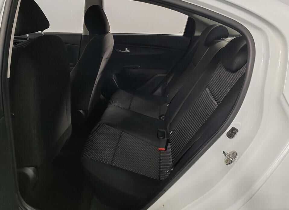 Kia Rio, IV 1.6 AT (123 л.с.)