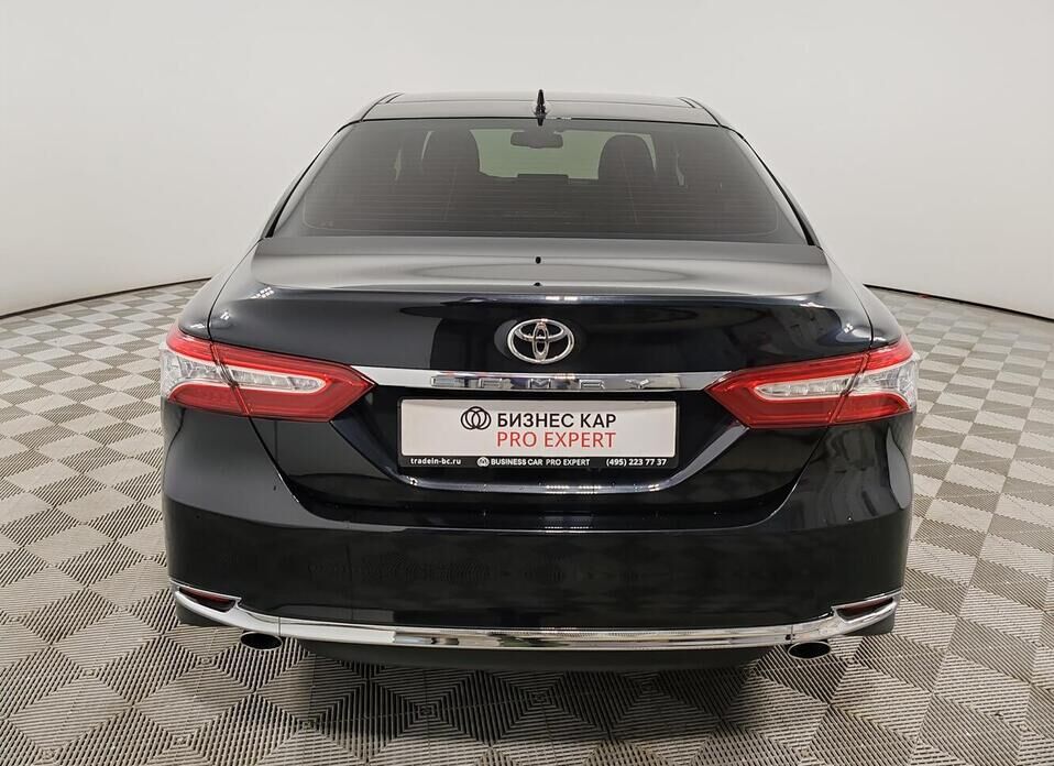 Toyota Camry 2.5 AT (209 л.с.)