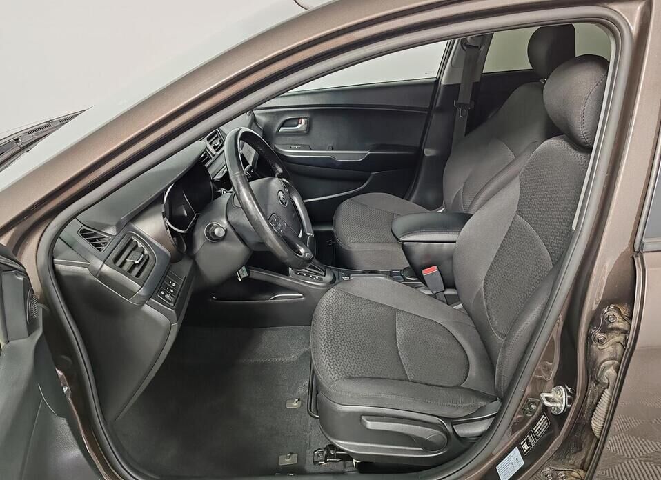Kia Rio 1.6 AT (123 л.с.)