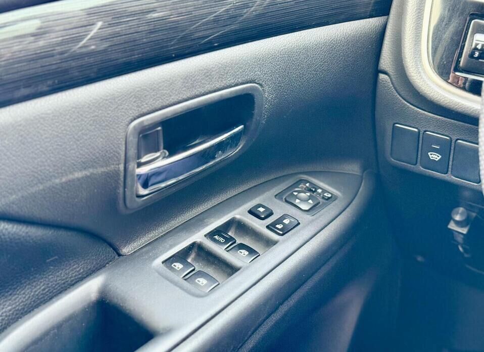 Mitsubishi Outlander, III Рестайлинг 2 2.4 CVT (167 л.с.) 4WD