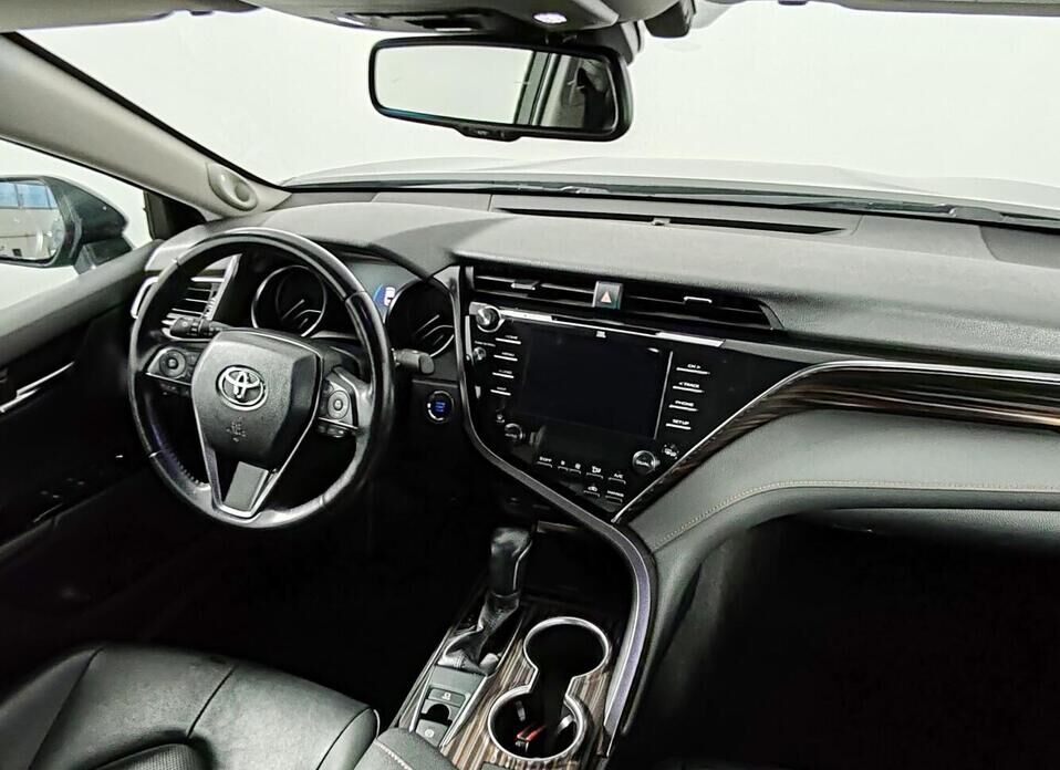 Toyota Camry, VIII (XV70) 2.5 AT (181 л.с.)