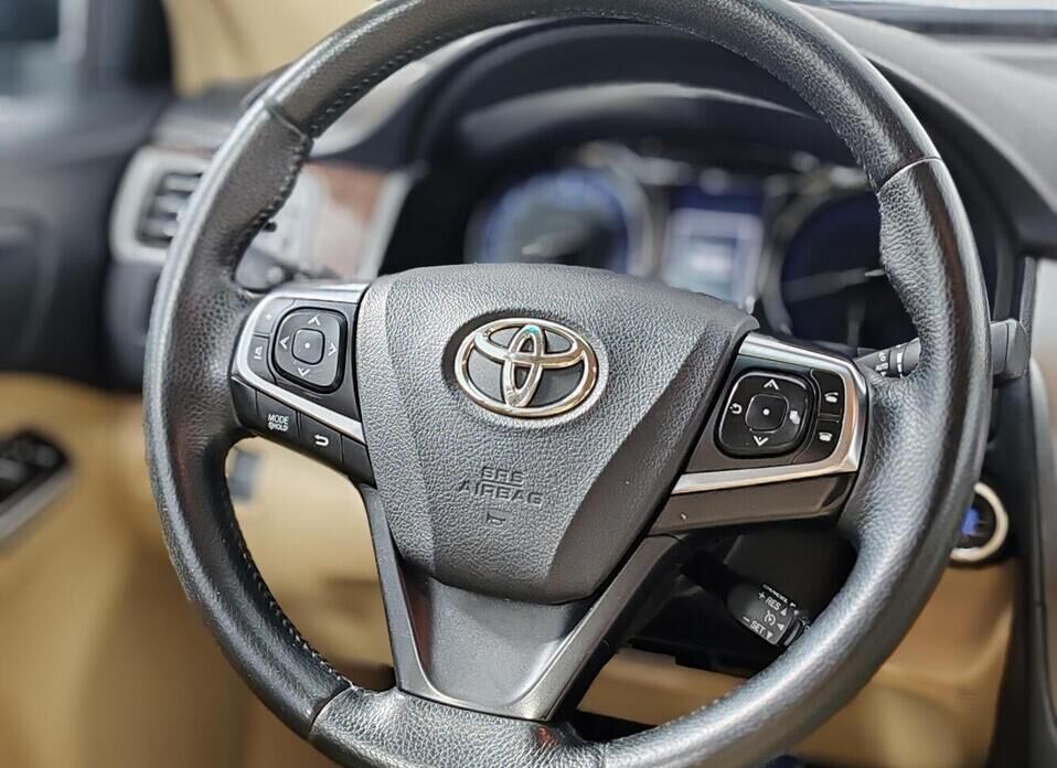 Toyota Camry, VII (XV50) Рестайлинг 2.5 AT (181 л.с.)