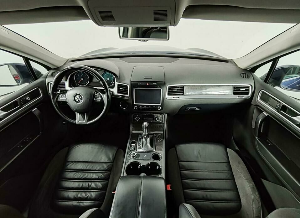 Volkswagen Touareg 3.0d AT (245 л.с.) 4WD