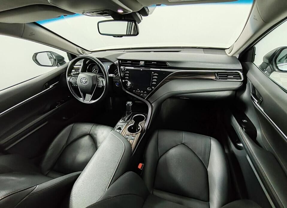 Toyota Camry, VIII (XV70) 3.5 AT (249 л.с.)