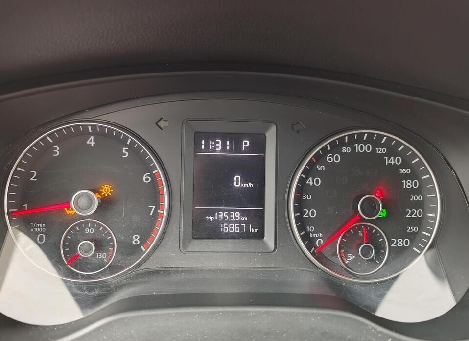 Volkswagen Jetta 1.6 AT (105 л.с.)