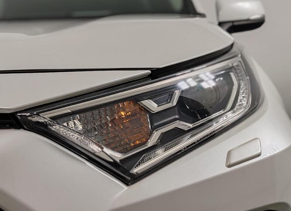 Toyota RAV4 2.5 AT (199 л.с.) 4WD