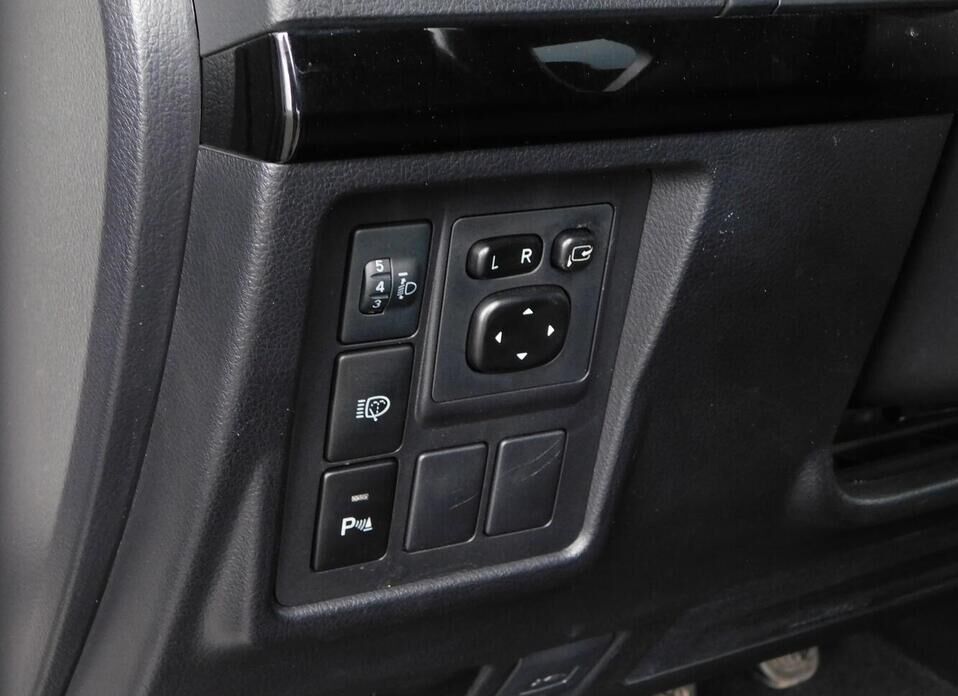 Toyota Land Cruiser Prado, 150 Series Рестайлинг 1 2.7 AT (163 л.с.) 4WD