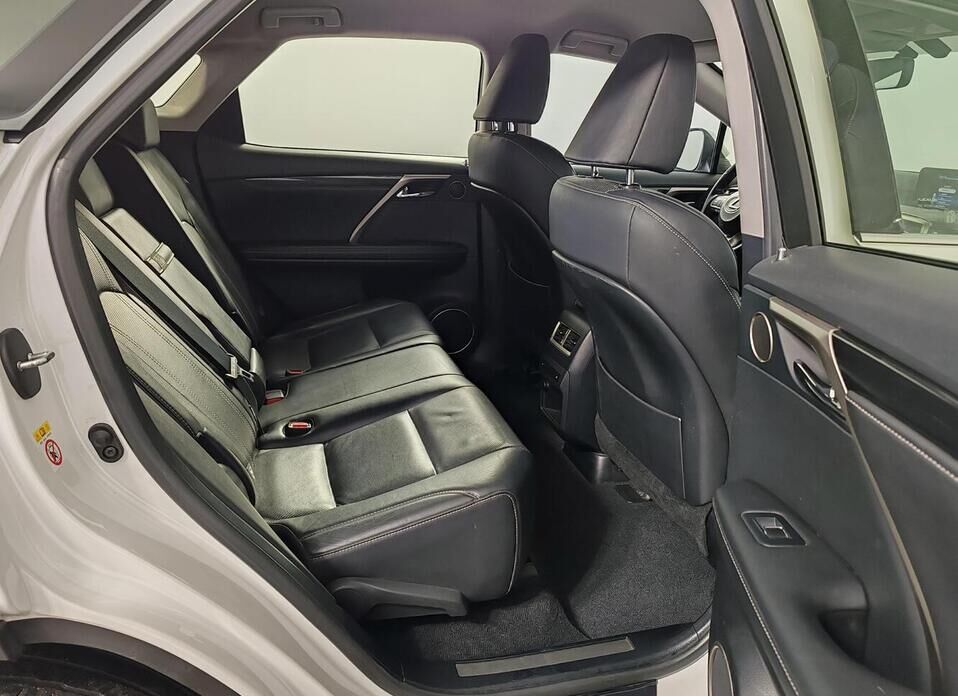 Lexus RX, IV 200t 2.0 AT (238 л.с.) 4WD