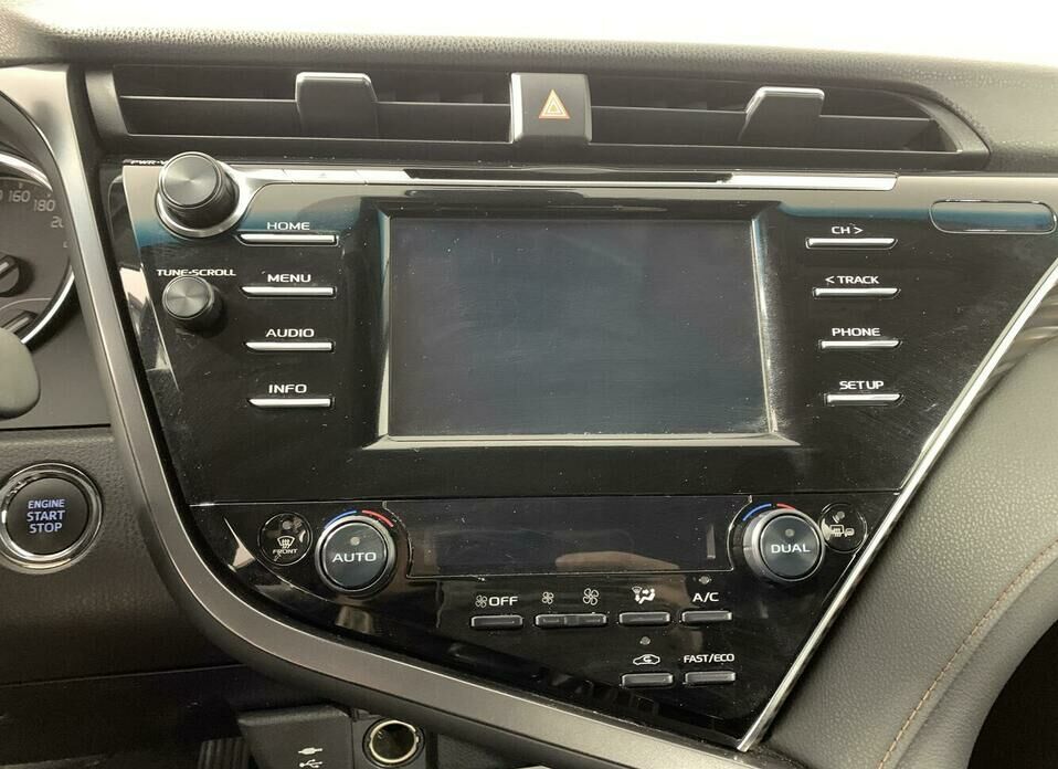 Toyota Camry 2.5 AT (181 л.с.)