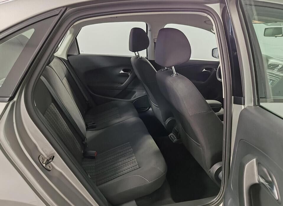 Volkswagen Polo, V Рестайлинг 1.6 AT (110 л.с.)