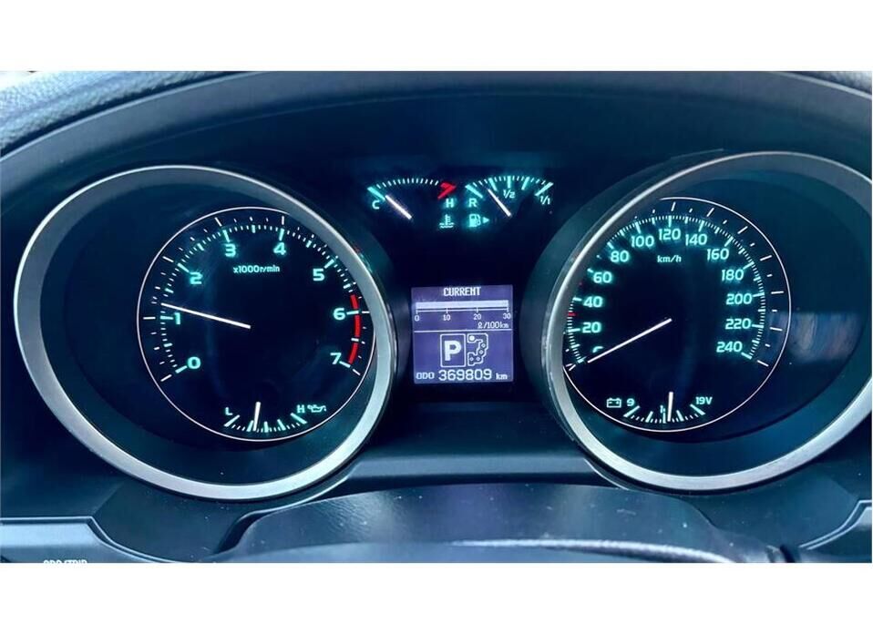Toyota Land Cruiser, 200 Series 4.7 AT (288 л.с.) 4WD