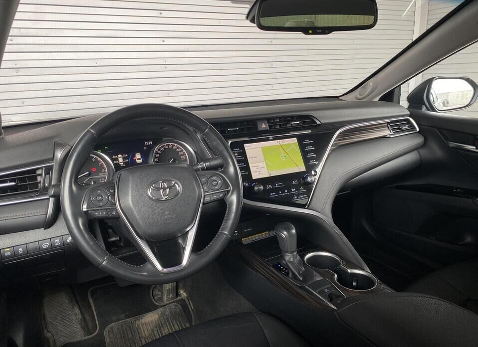 Toyota Camry, VIII (XV70) 2.5 AT (181 л.с.)