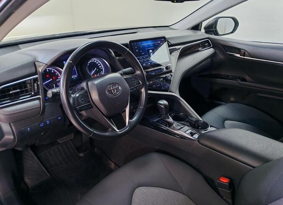 Toyota Camry 2.5 AT (181 л.с.)