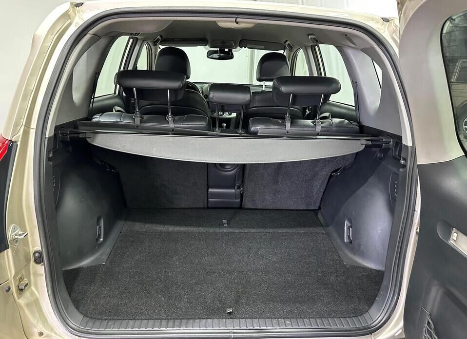 Toyota RAV4 2.0 AT (152 л.с.) 4WD