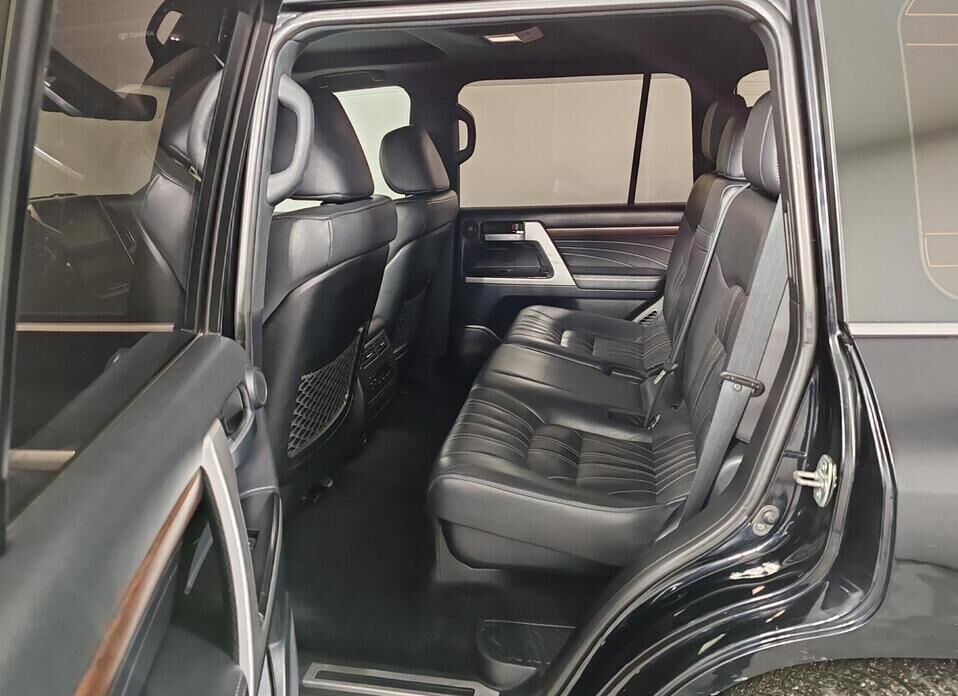 Toyota Land Cruiser, 200 Series Рестайлинг 2 4.5d AT (249 л.с.) 4WD