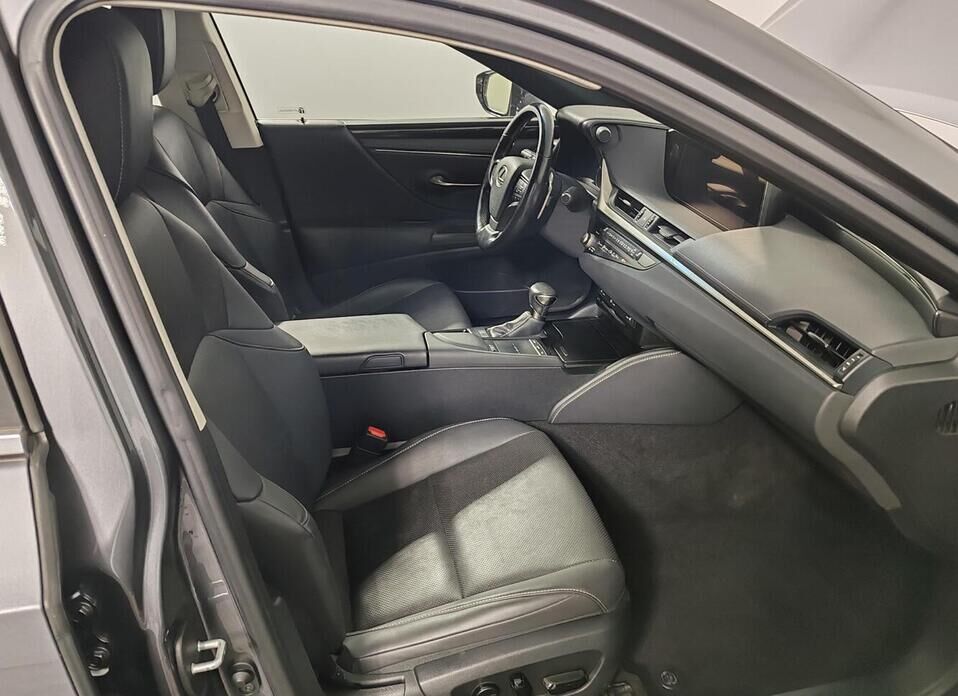 Lexus ES, VII 250 2.5 AT (200 л.с.)