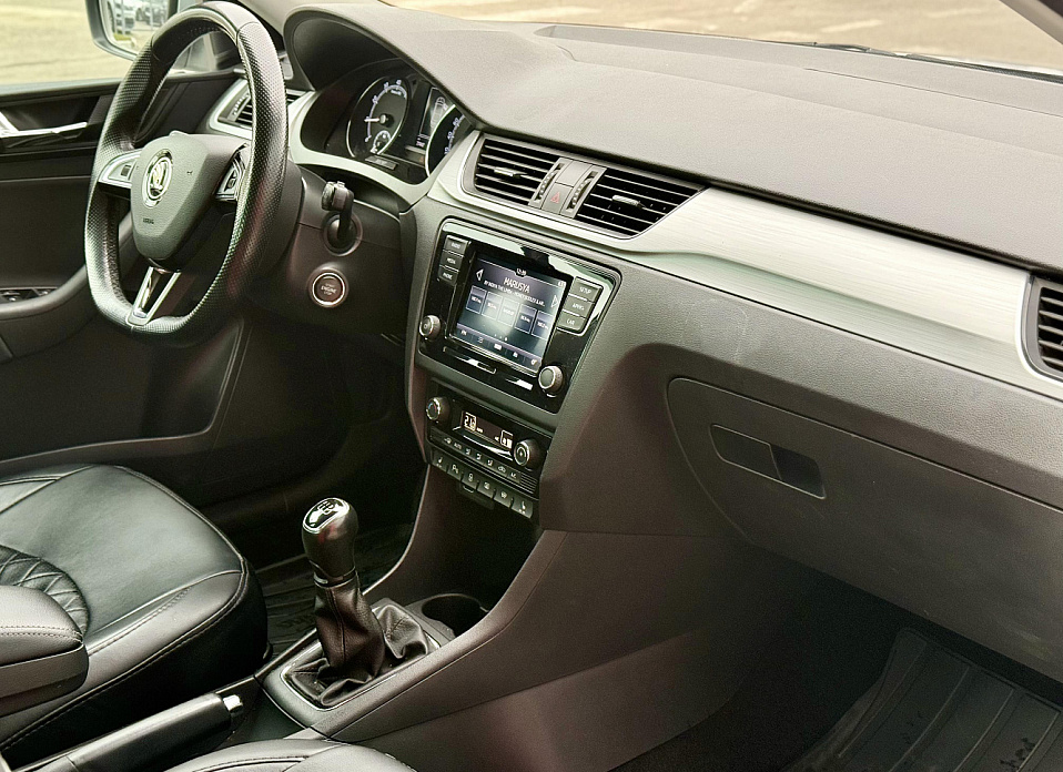 Skoda Rapid, I Рестайлинг 1.6 MT (90 л.с.)