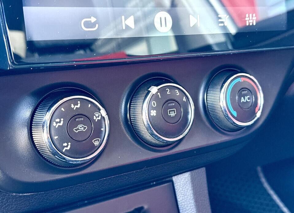 Toyota Corolla, XI (E160, E170) 1.6 CVT (122 л.с.)