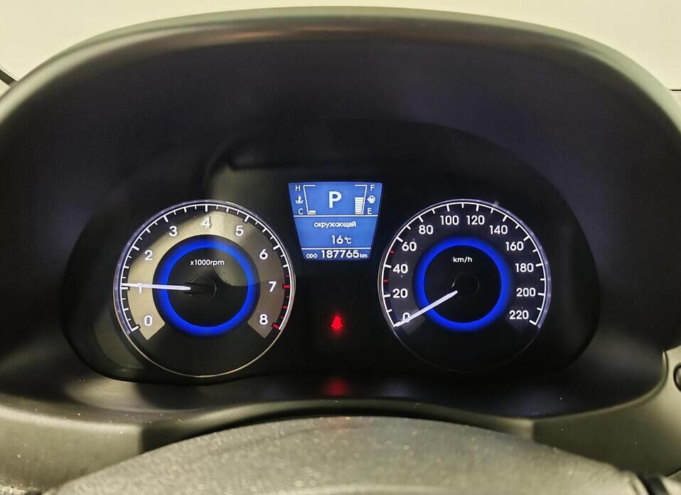 Hyundai Solaris, I 1.6 AT (123 л.с.)
