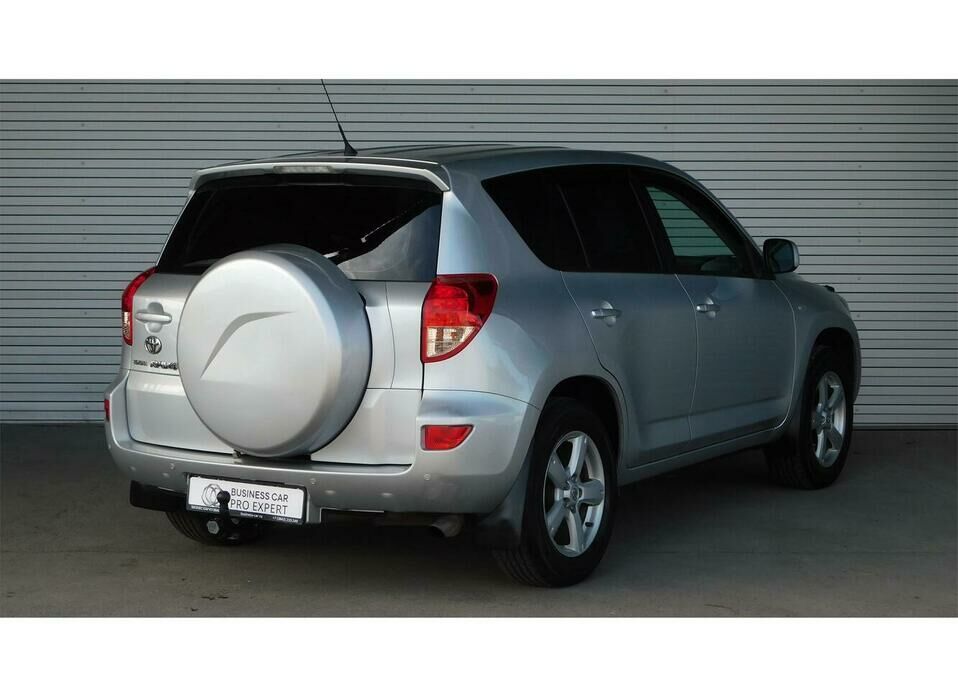 Toyota RAV4 2.0 AT (152 л.с.) 4WD