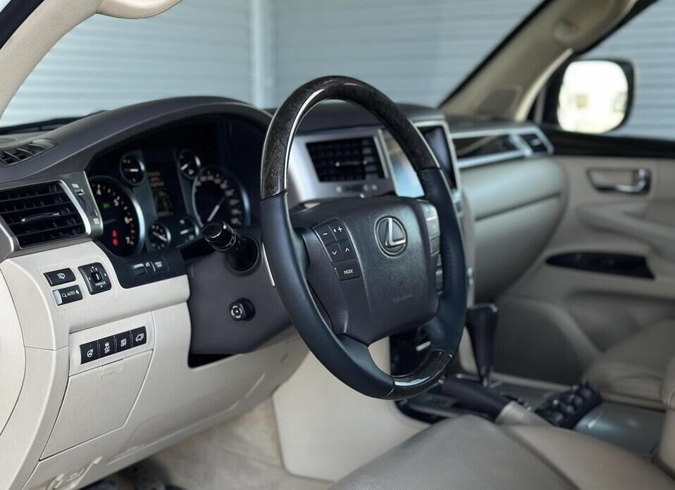 Lexus LX, III Рестайлинг 570 5.7 AT (367 л.с.) 4WD