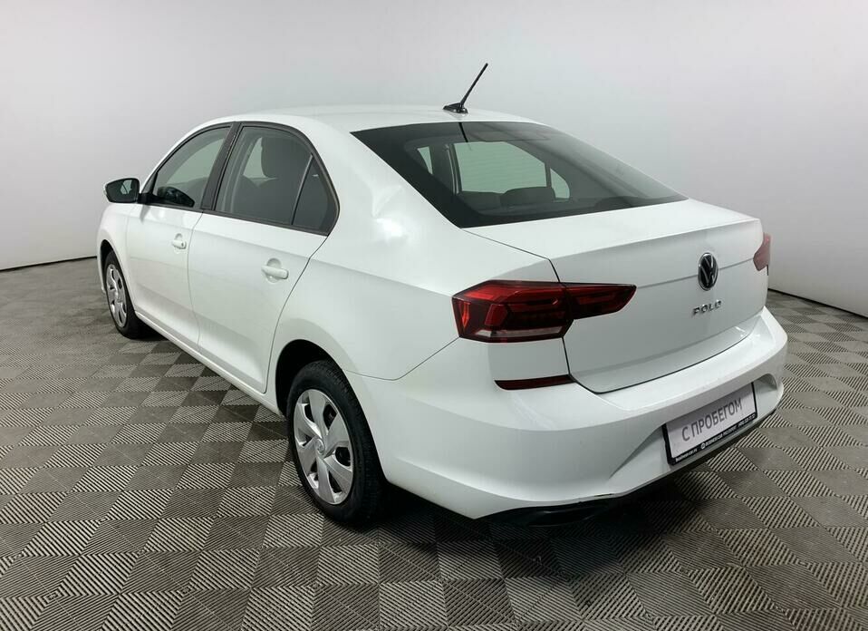 Volkswagen Polo 1.6 AT (110 л.с.)