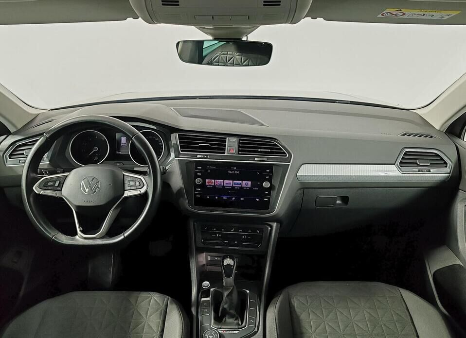 Volkswagen Tiguan, II Рестайлинг 2.0 AMT (180 л.с.) 4WD
