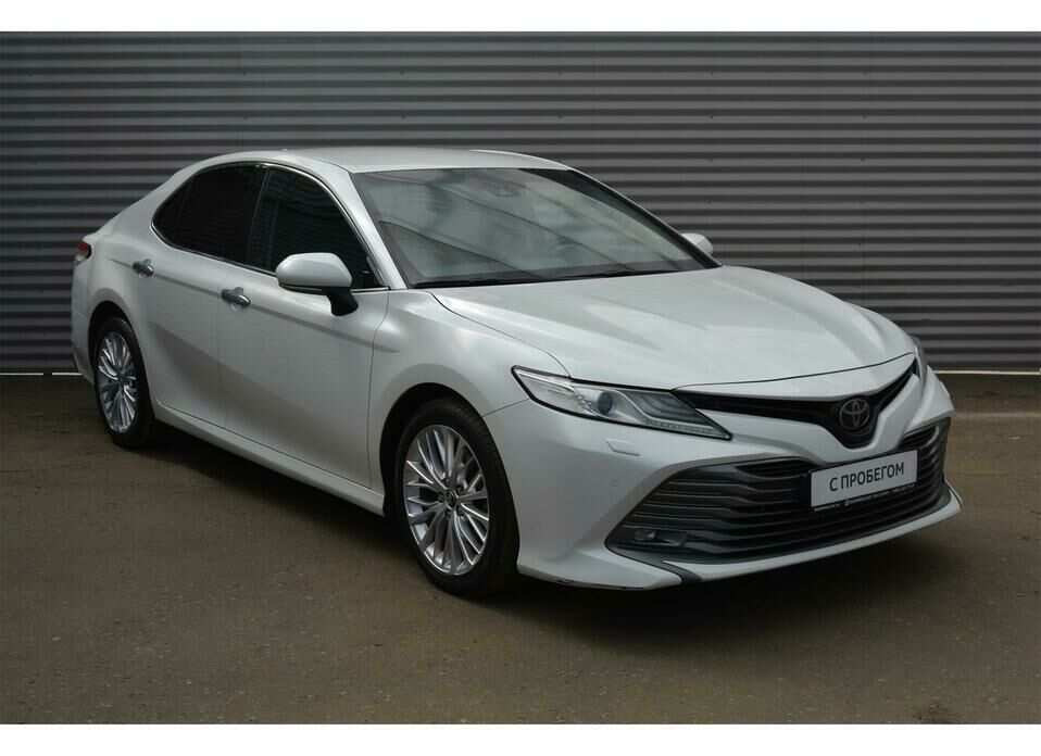 Toyota Camry 2.5 AT (181 л.с.)