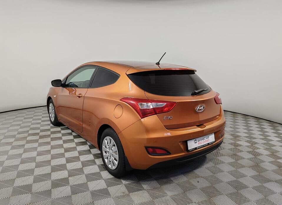 Hyundai i30, II Рестайлинг 1.6 AT (130 л.с.)