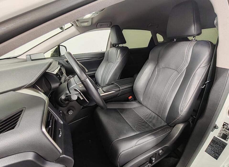 Lexus RX, IV Рестайлинг 300 2.0 AT (238 л.с.) 4WD