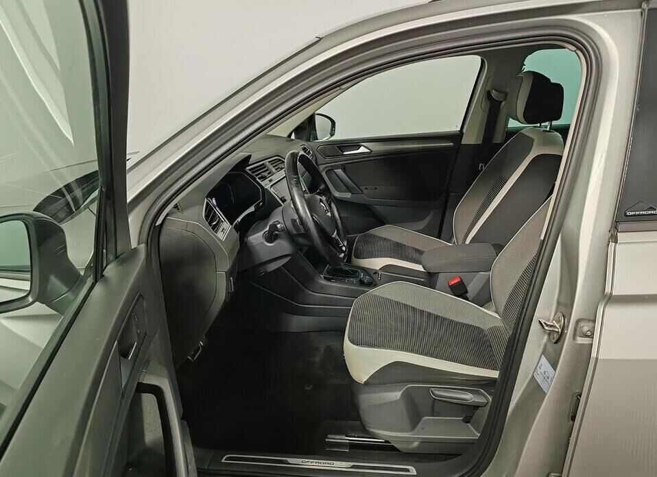 Volkswagen Tiguan, II 2.0d AMT (150 л.с.) 4WD