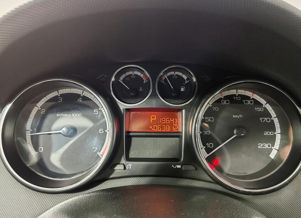 Peugeot 308 1.6 AT (120 л.с.)
